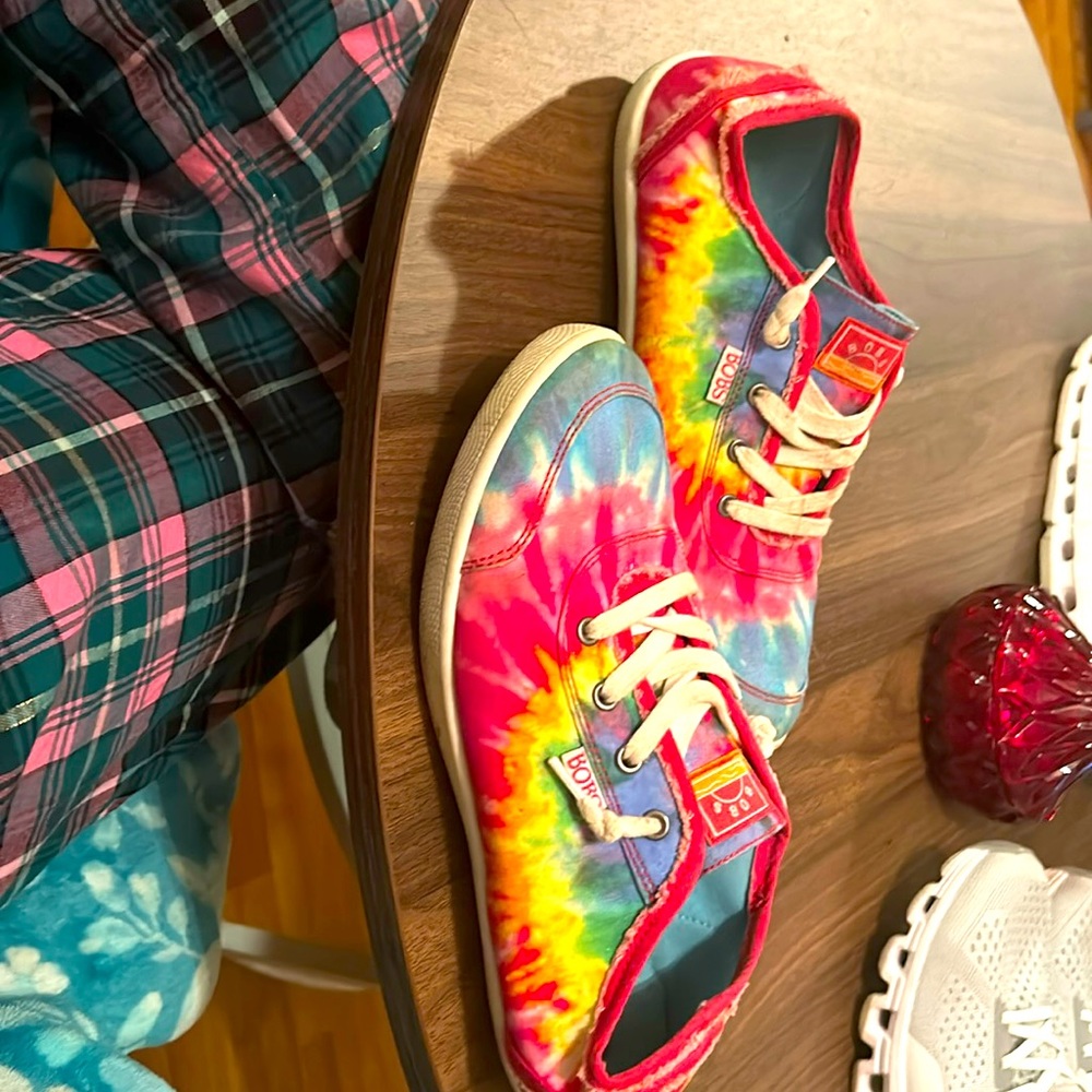 Bobs size 8.5 women’s. Medium wear. Needs washed